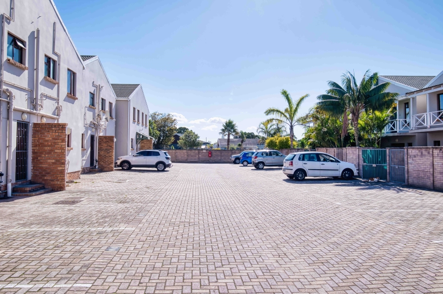 1 Bedroom Property for Sale in Charlo Eastern Cape